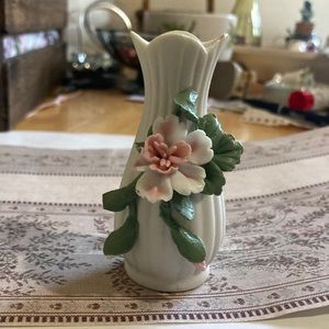 Mini vintage vase